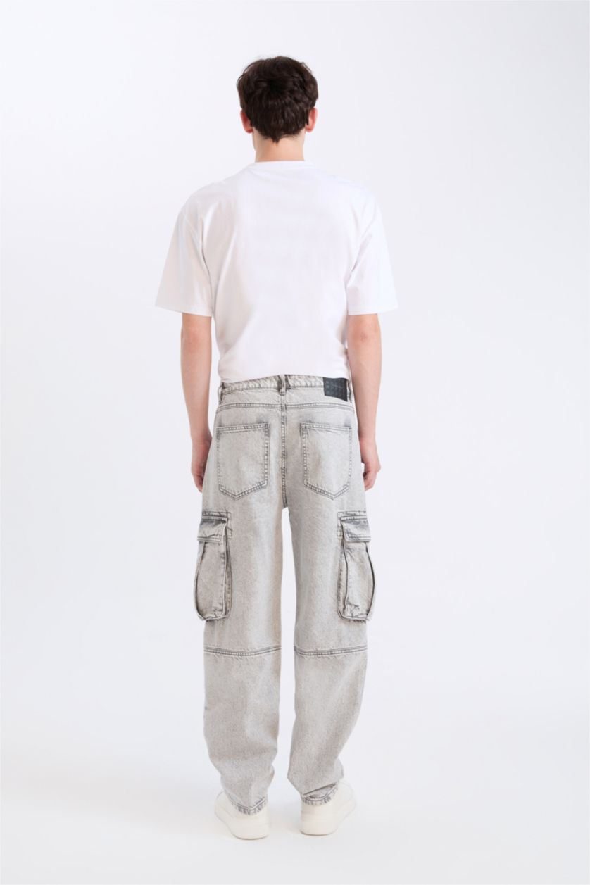 رجالي رمادي فاتح بنطلون جينز قصة مريحة برجل واسع