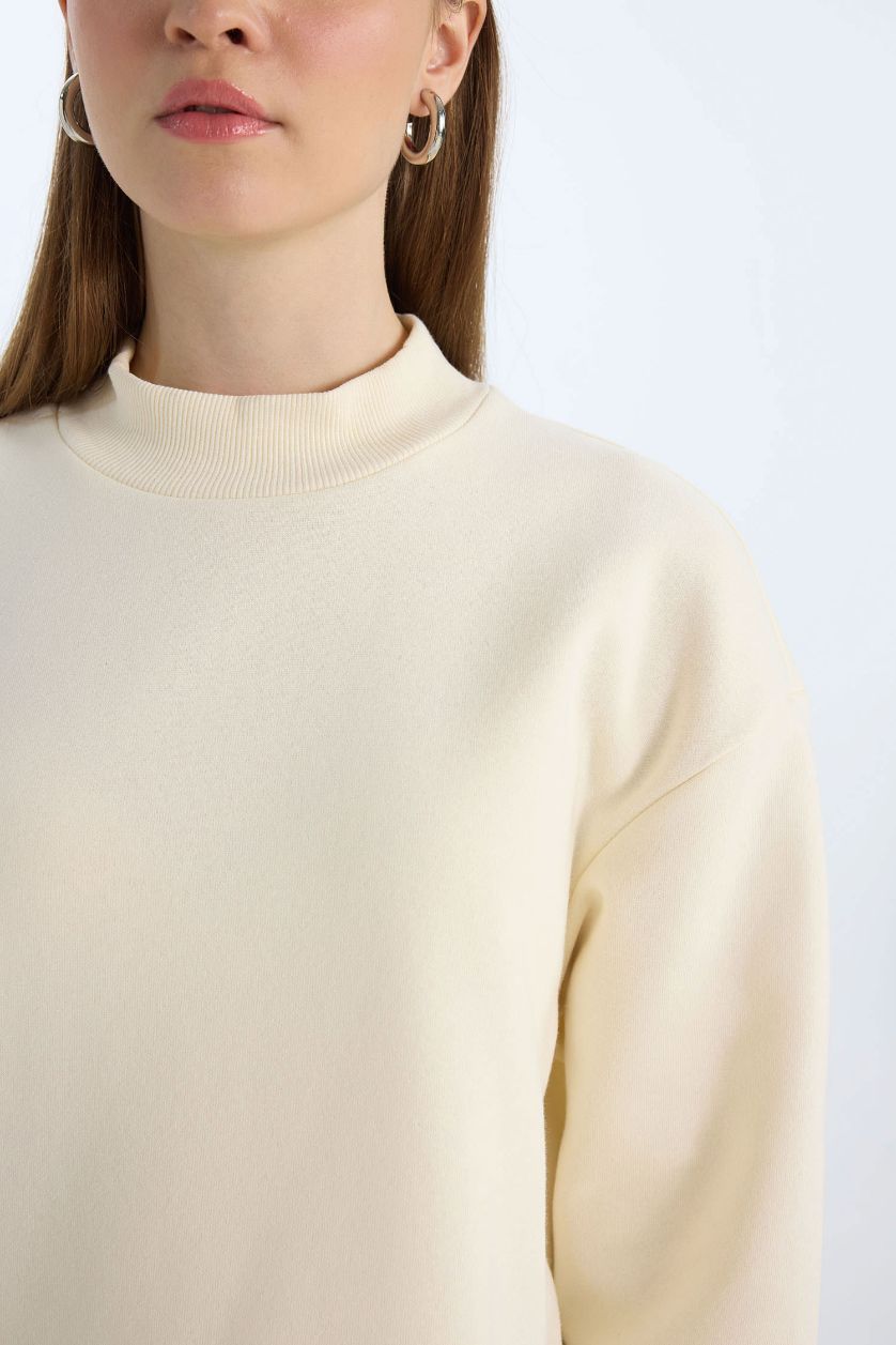 Kadın Ekru Relax Fit Bisiklet Yaka Kapitone İçi Yumuşak Tüylü Kalın Sweatshirt Tunik