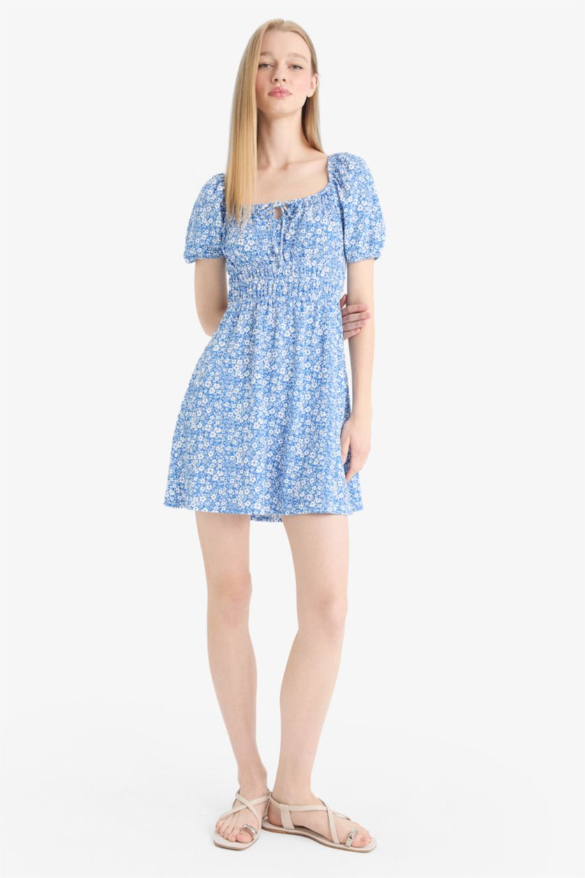 Kadın Mavi Kare Yaka Çiçekli Bürümcük Kısa Kollu Mini Yazlık Elbise