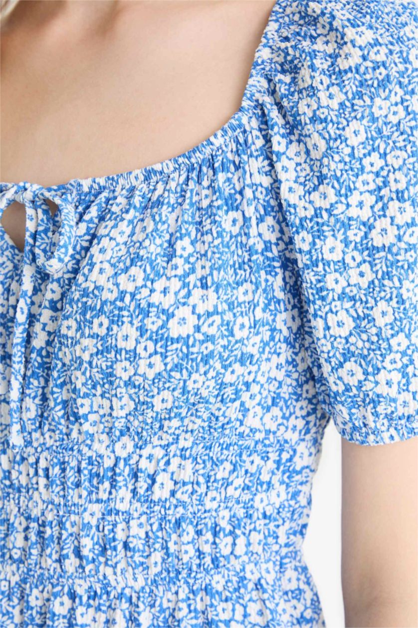 Kadın Mavi Kare Yaka Çiçekli Bürümcük Kısa Kollu Mini Yazlık Elbise