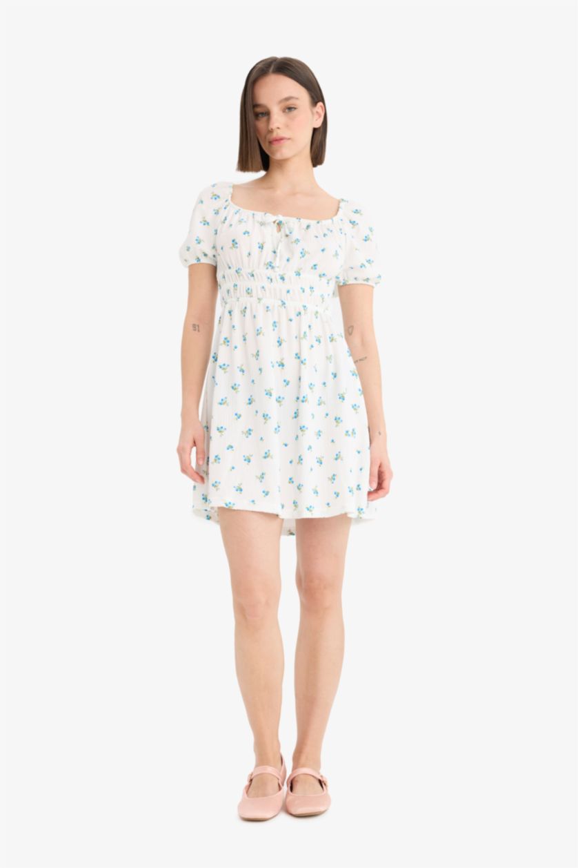 Kadın Ekru Kare Yaka Çiçekli Bürümcük Kısa Kollu Mini Yazlık Elbise