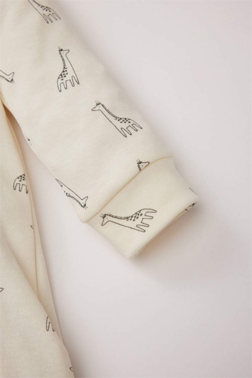 طفلة صغيرة بيج فاتح جمبسوت بيبي اولادي حديثي الولادة بطبعة زرافة