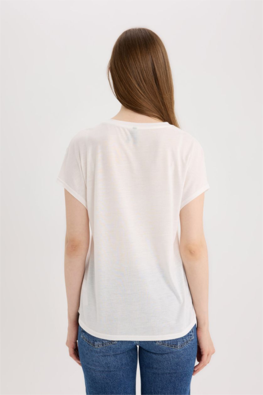حريمي بيج فاتح Regular Fit Short Sleeve T-Shirt