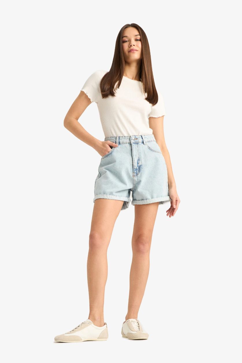 Kadın Açık Mavi Mom Fit Yüksek Bel Jean Şort