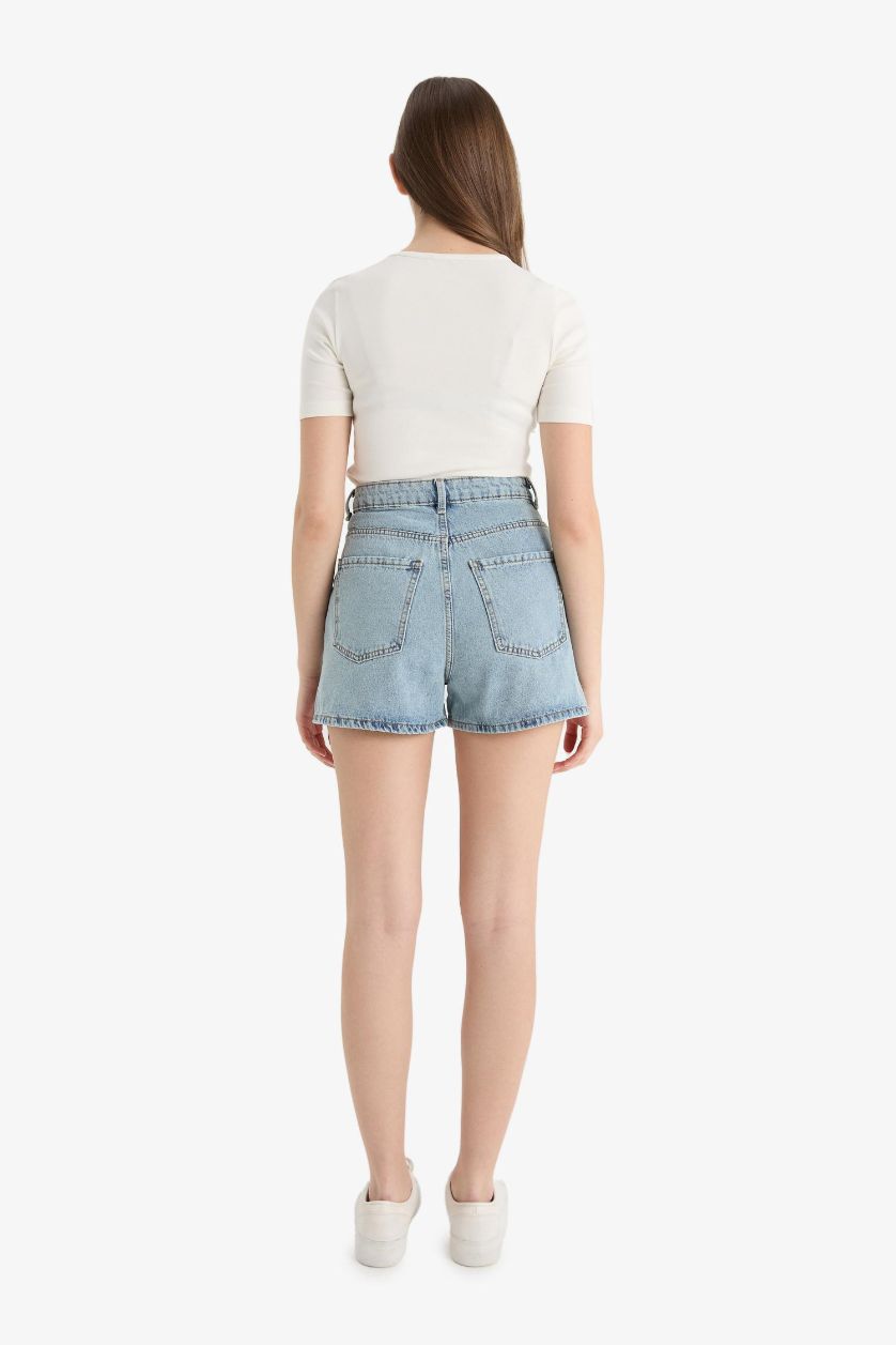 Kadın Açık Mavi Mom Fit Yüksek Bel Crop Fit Jean Şort