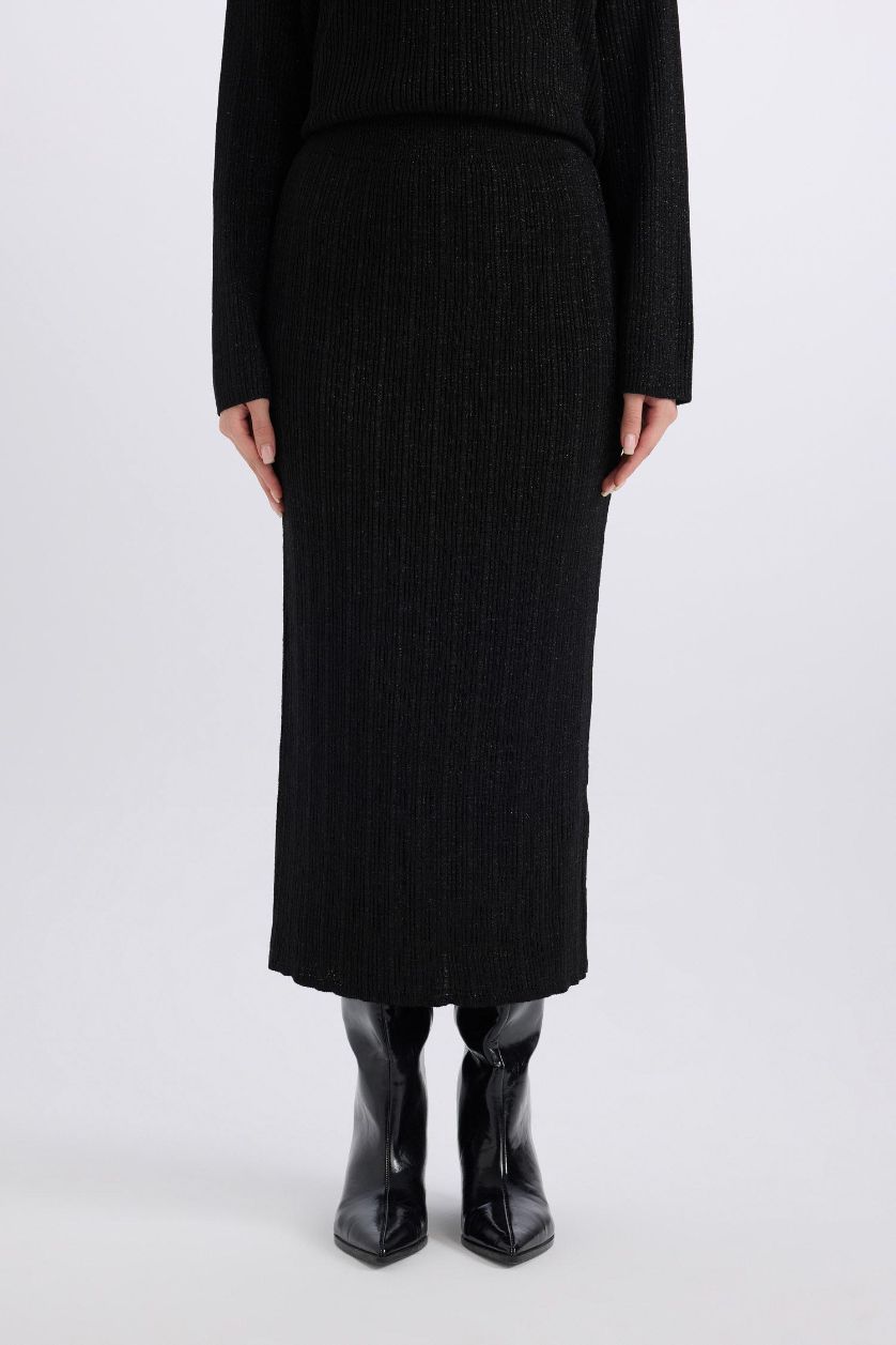 Kadın Siyah Regular Fit Basic Düz Maxi Triko Etek