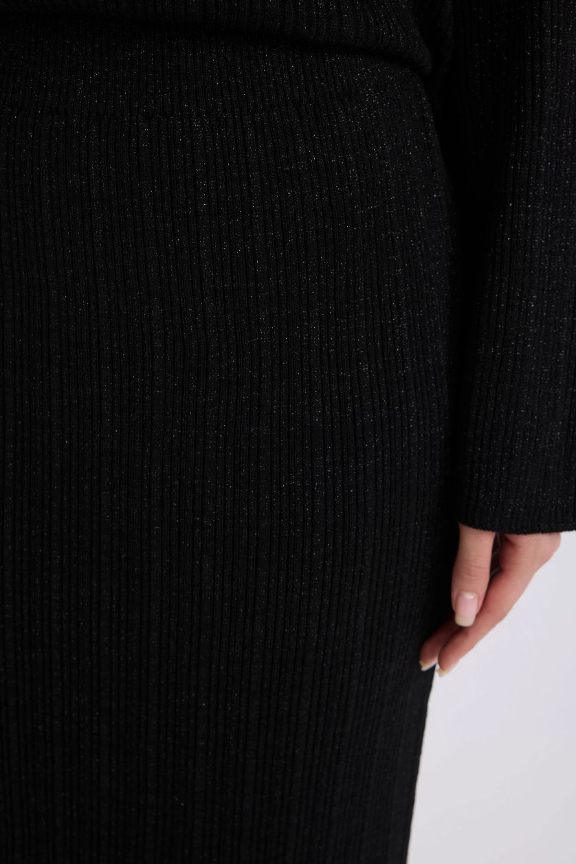 Kadın Siyah Regular Fit Basic Düz Maxi Triko Etek