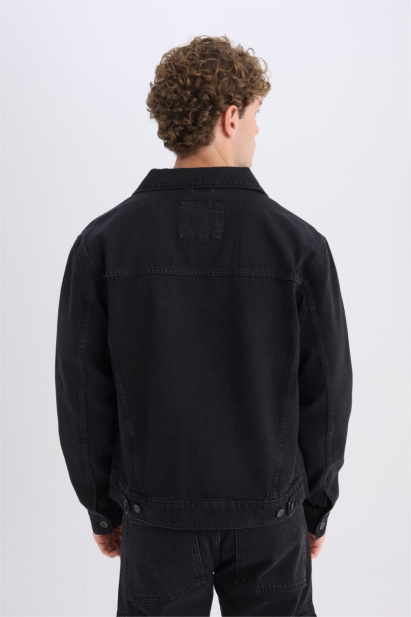 Ерлер қара Куртка