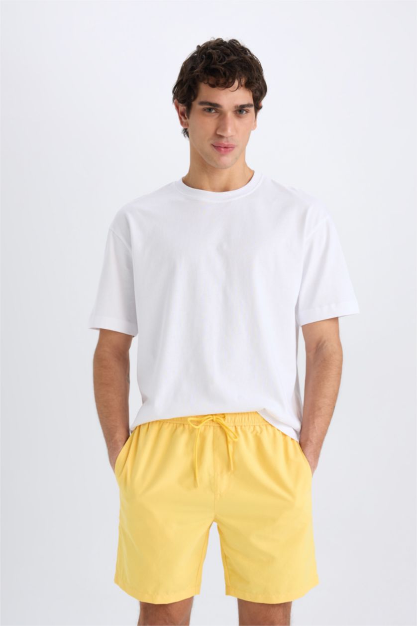 Erkek Sarı Regular Fit Kısa Boy Yumuşak Tuşeli Deniz Şortu