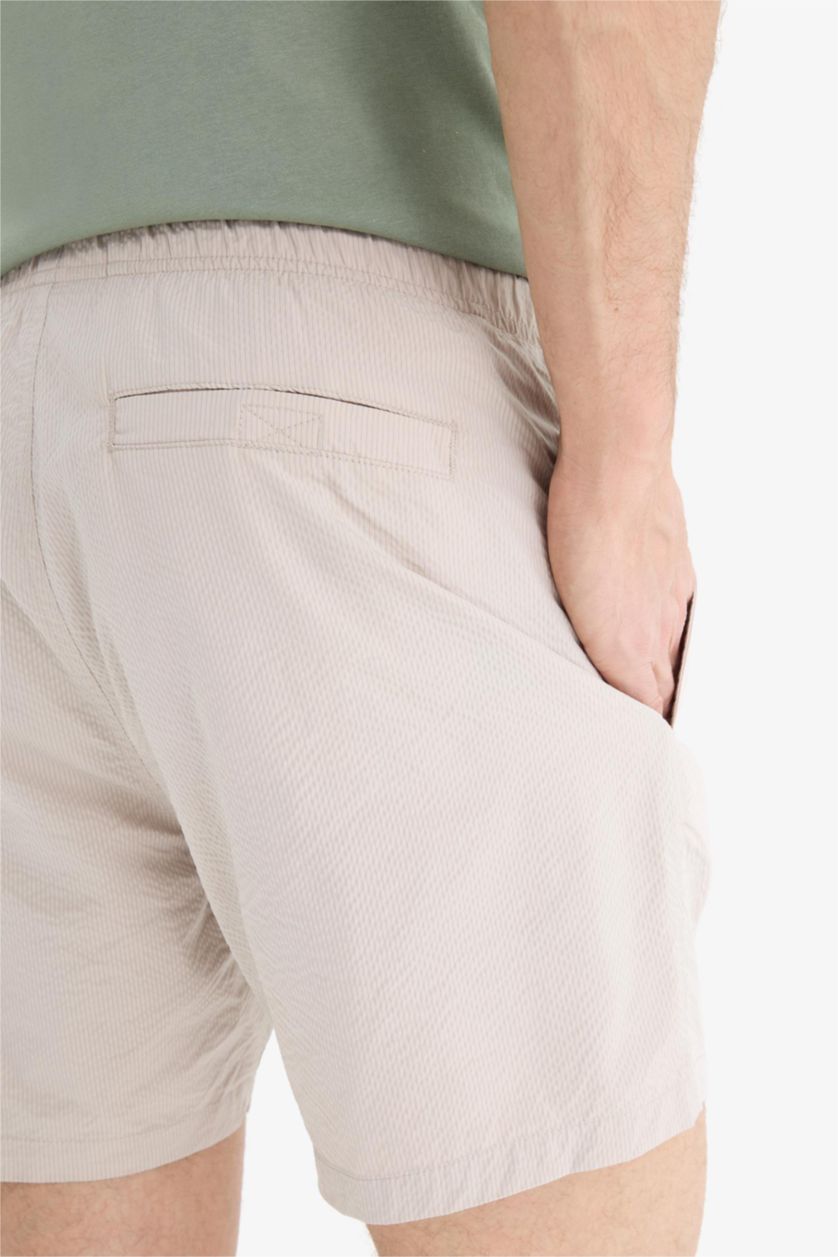 رجال اللون الرملي شورت بحر قصير ببطانة شبكية