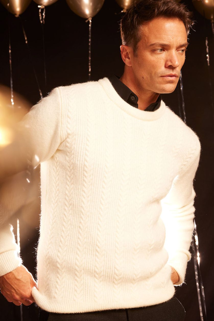 رجال بيج فاتح بلوز تريكو قصة عادية بياخة مستديرة