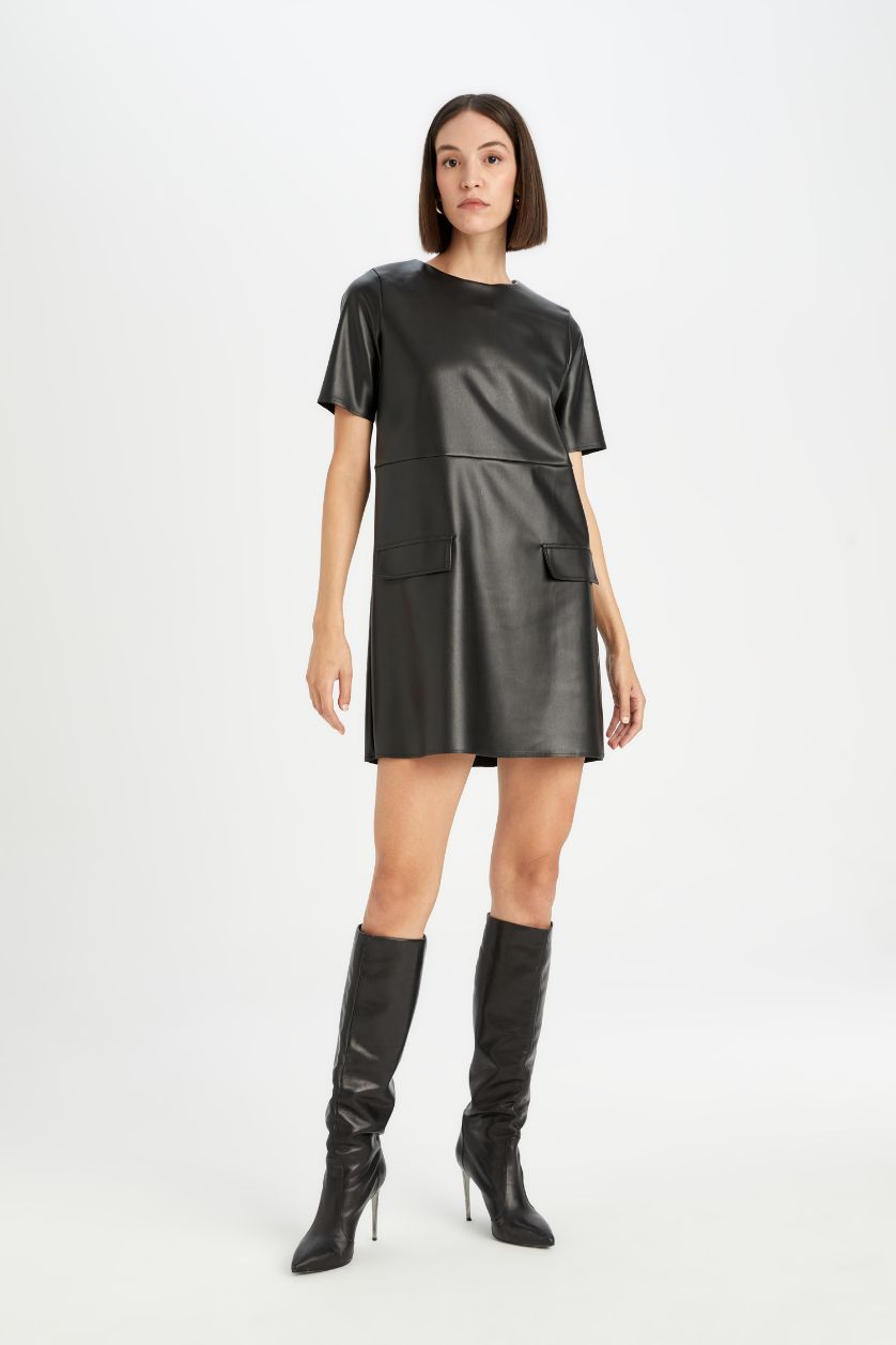 Kadın Siyah A Kesim Yuvarlak Yaka Basic Düz Suni Deri Kısa Kollu Mini Elbise
