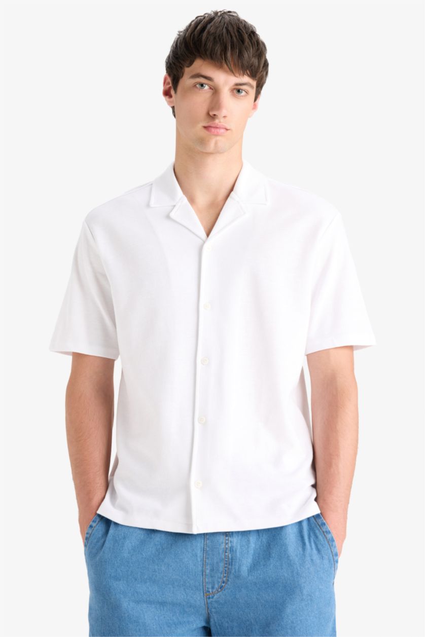 Man White Regular Fit Apache Neck Short Sleeve Shirt