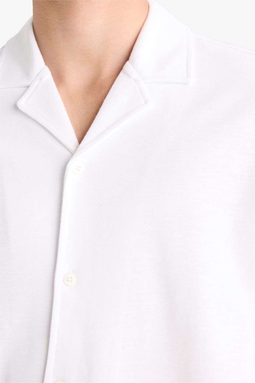 Man White Regular Fit Apache Neck Short Sleeve Shirt