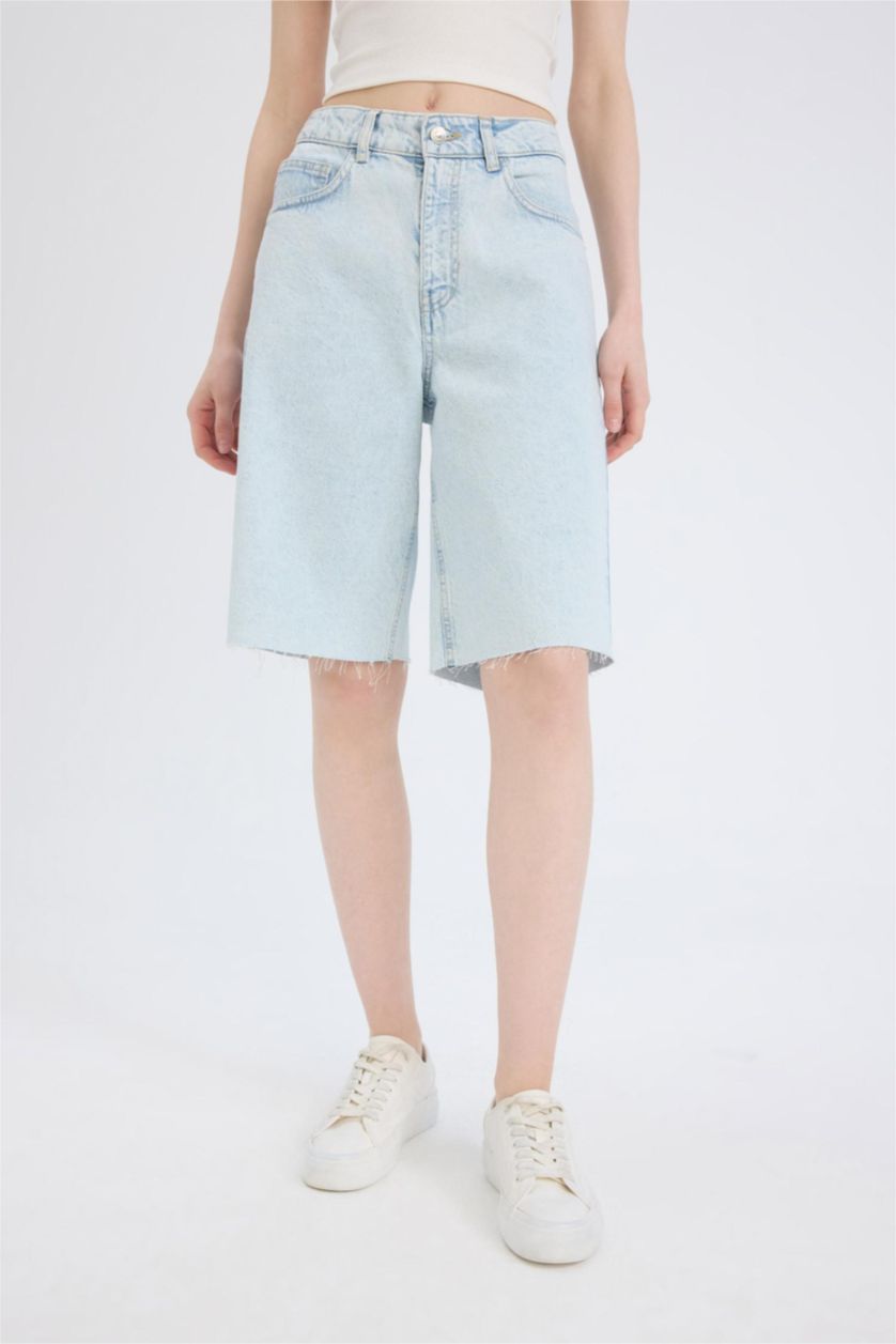 Woman Light Blue Normal Waist Denim Bermuda Shorts