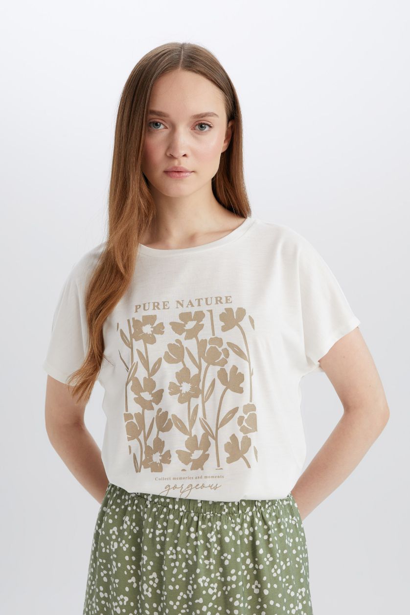 نساء بيج فاتح تيشيرت نص كم قصة عادية برقبة مستديرة