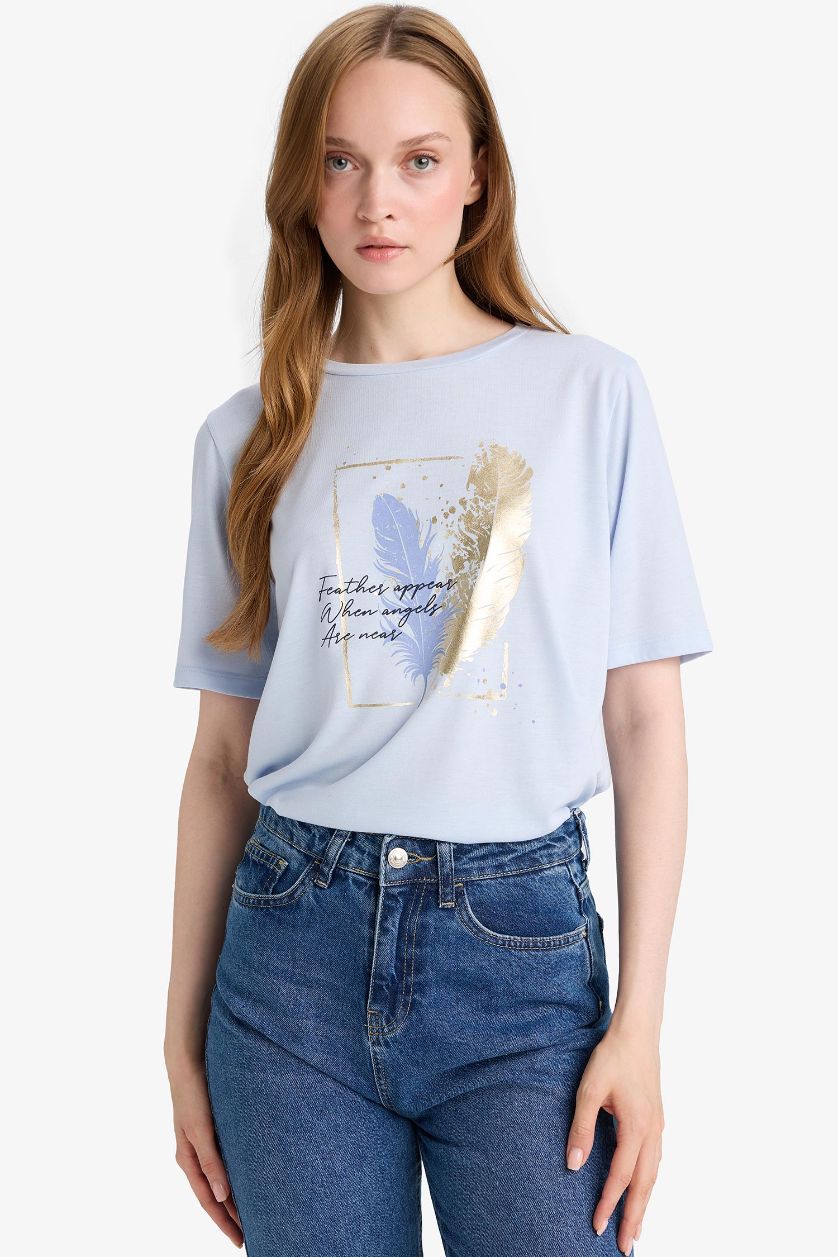 نساء أزرق فاتح تيشيرت نص كم مطبوع قصة عادية برقبة مستديرة