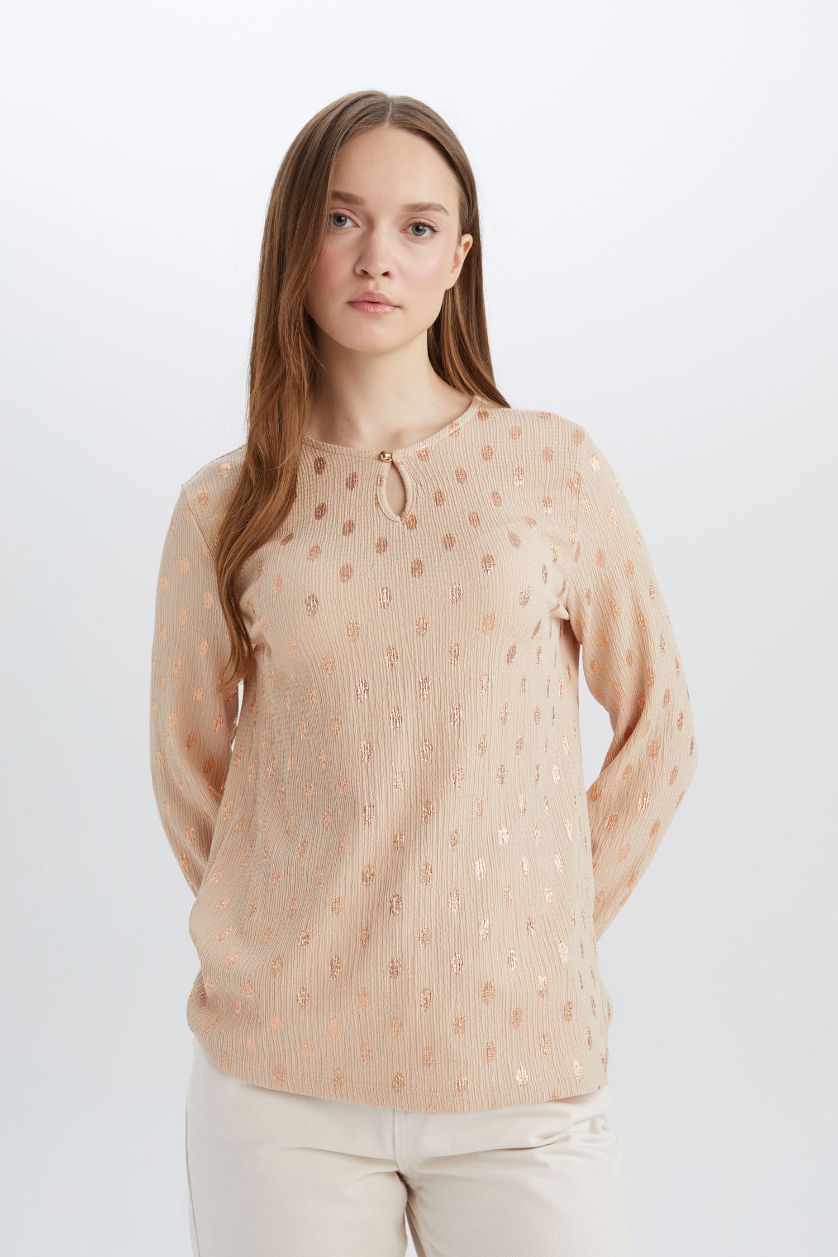 Kadın Kum Regular Fit Damla Yaka Desenli Bürümcük Uzun Kollu Tişört