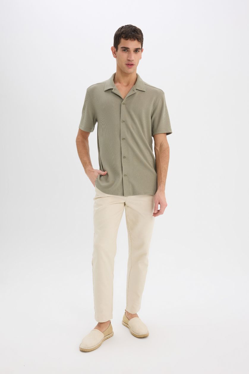 رجالي كاكي فاتح قميص نص كم قصة عادية بياقة بولو