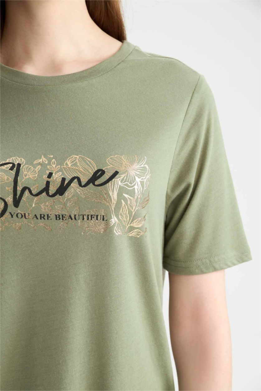 حريمي كاكي تيشيرت نص كم قصة عادية بياقة مستديرة