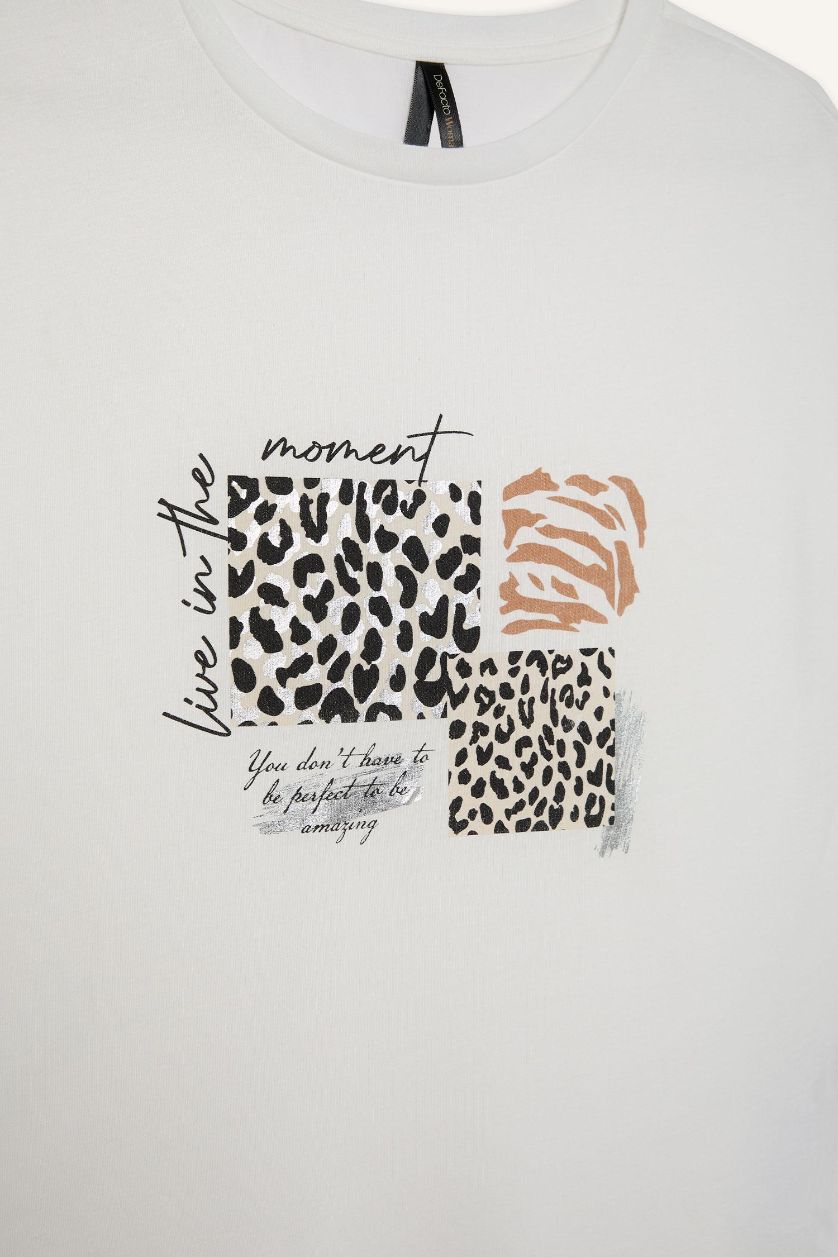 نساء بيج فاتح تي شيرت نص كم قصة عادية بياقة مستديرة