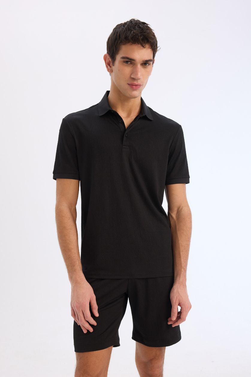 Erkek Siyah Slim Fit Dar Kesim Polo Yaka Dokulu Kısa Kollu Krinkıl Siyah Tişört