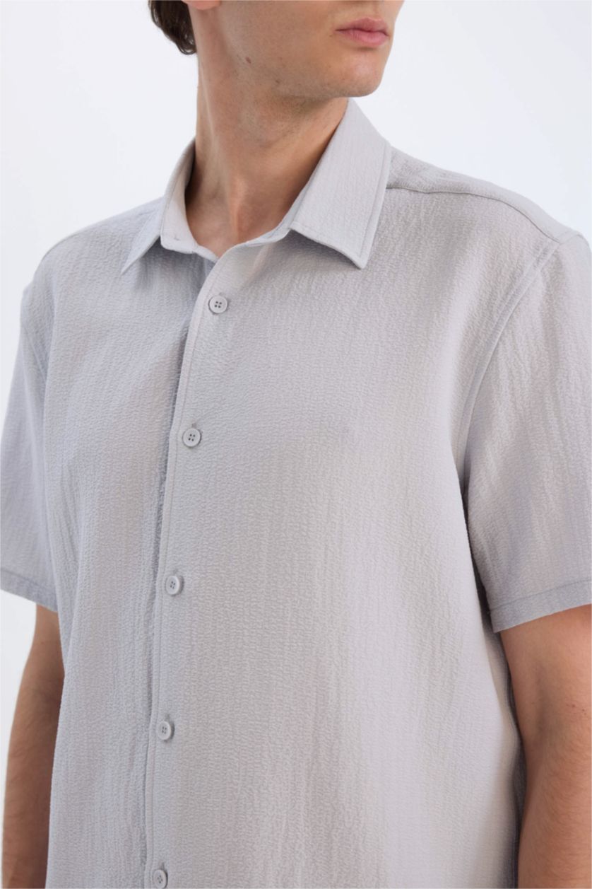 Erkek Açık Gri Regular Fit Polo Yaka Krinkıl Yazlık Kısa Kollu Gömlek