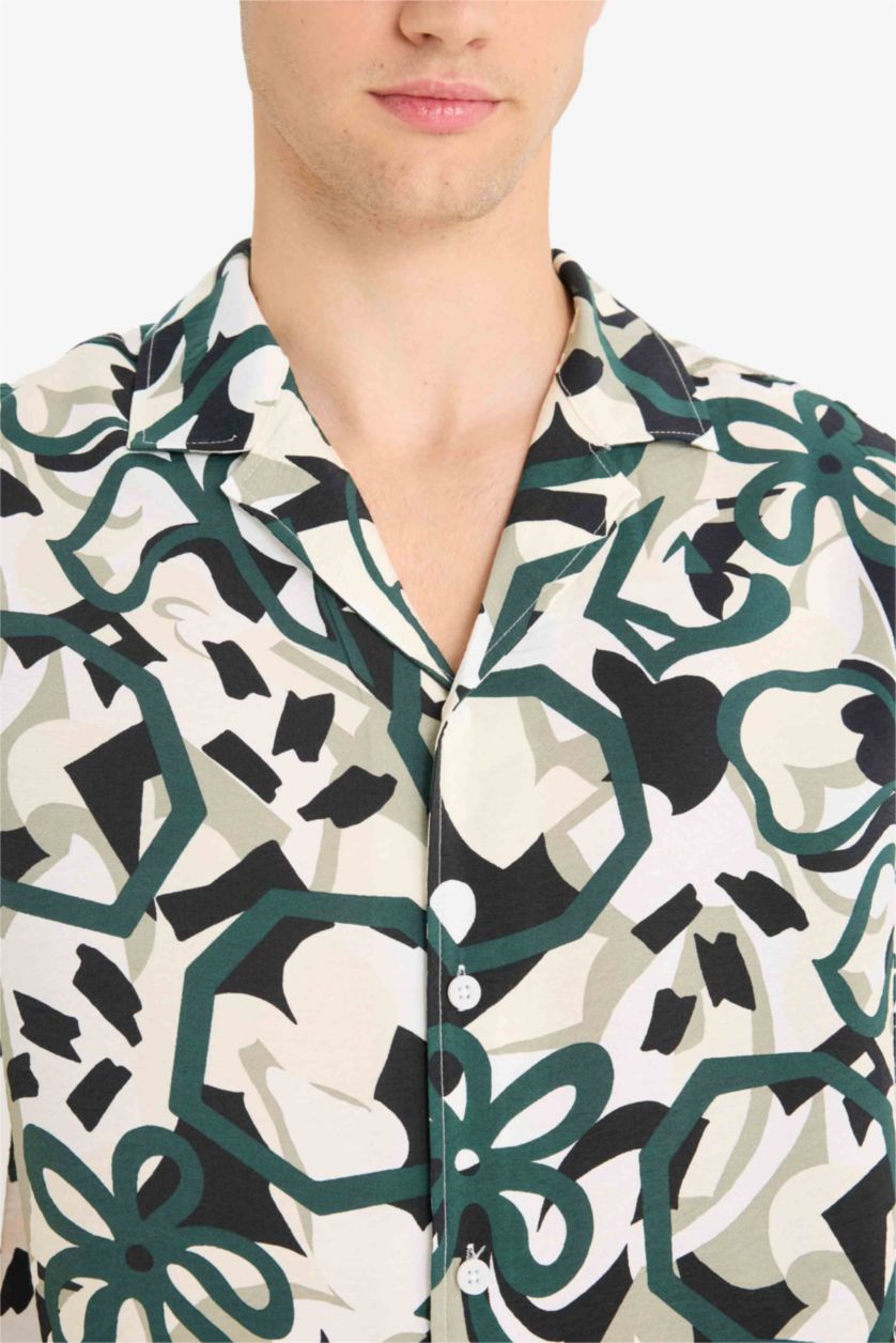 Erkek Koyu Yeşil Regular Fit Apaş Yaka Desenli Kısa Kollu Gömlek