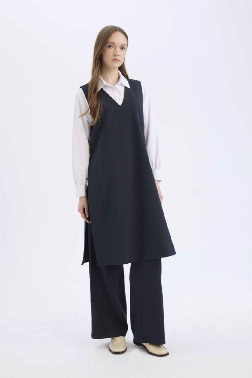 WOMAN NAVY Regular Fit V-Neck