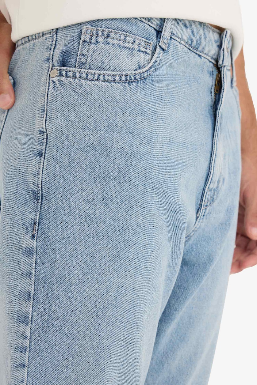 MAN Light Blue 90's Slim Fit Skinny Leg Washed Jeans