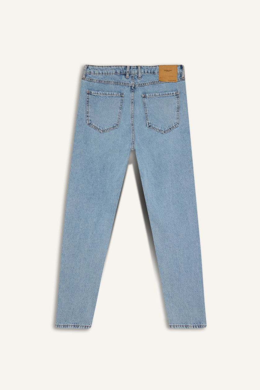 MAN Light Blue 90's Slim Fit Washed Jeans