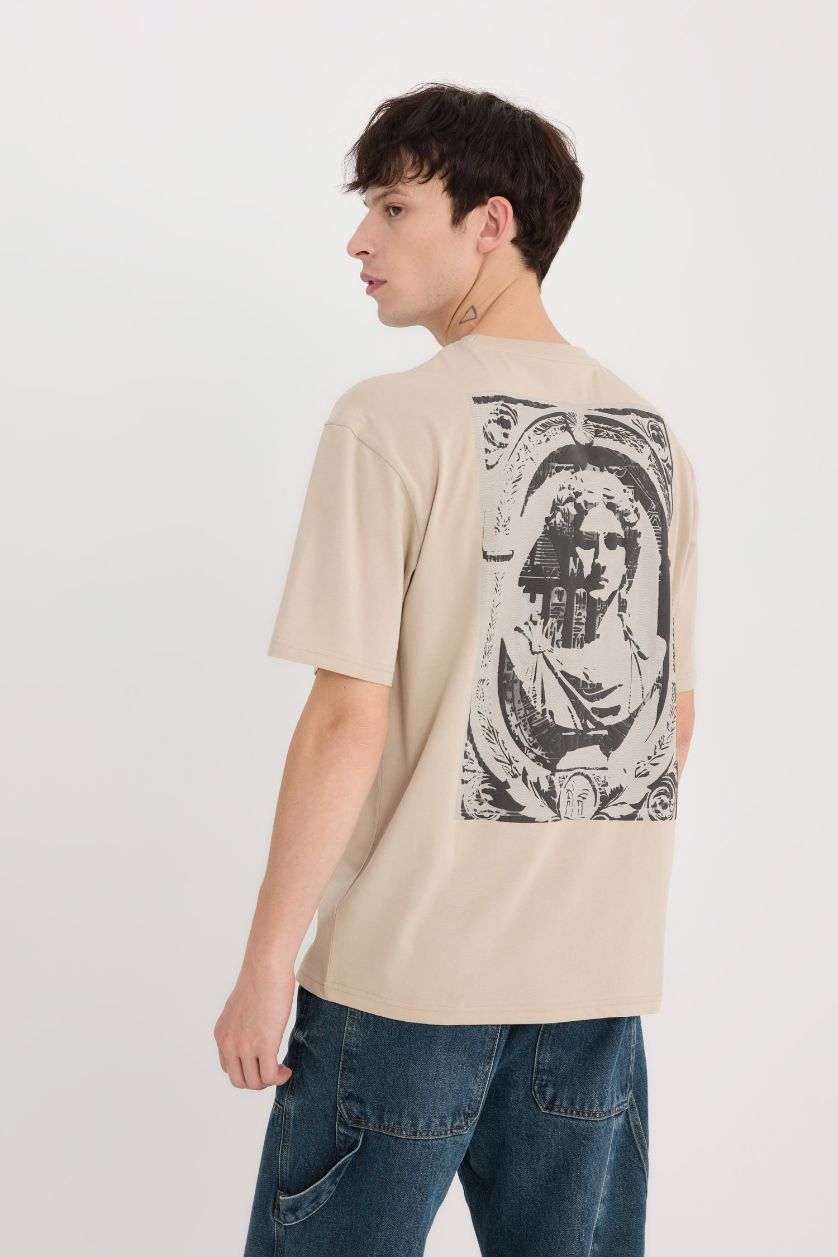 Erkek Kum %100 Pamuk Boxy Fit Bisiklet Yaka Sırt Baskılı Kısa Kollu Tişört