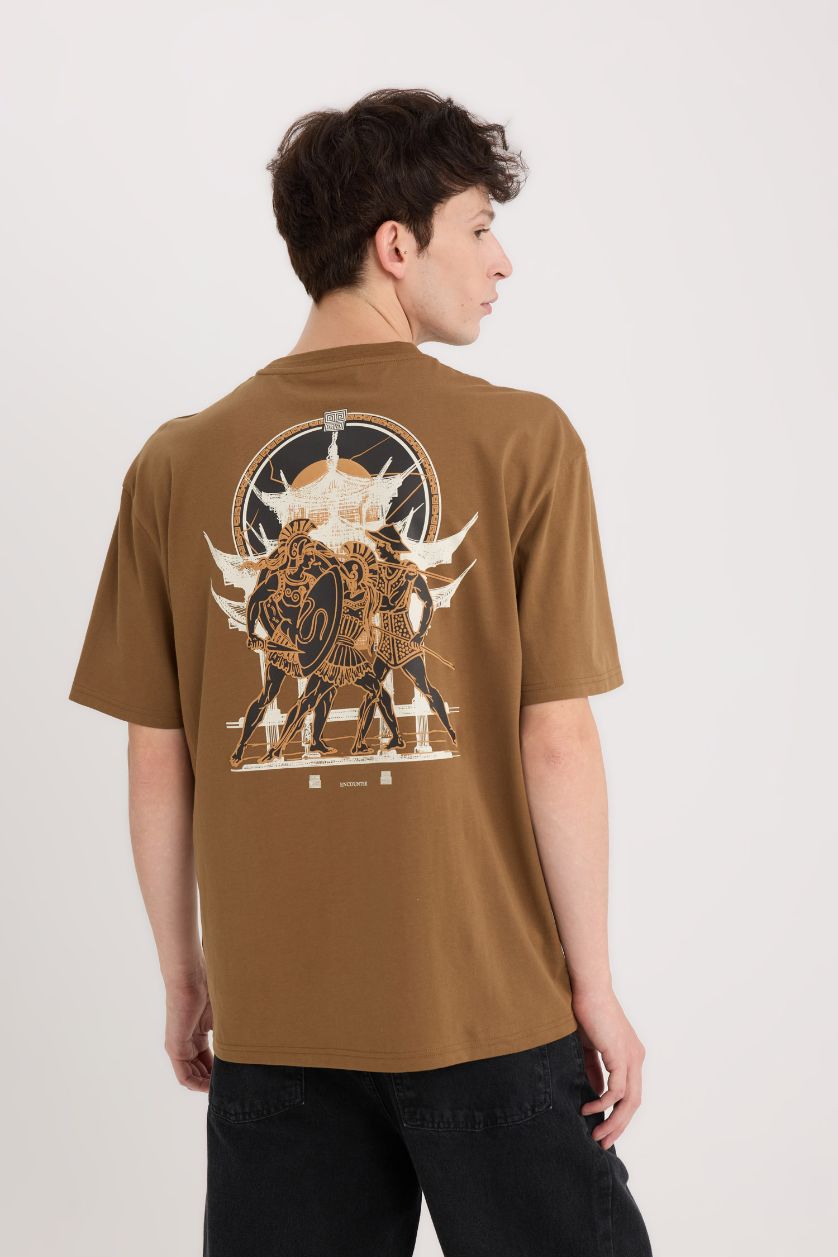 Erkek Kahve %100 Pamuk Boxy Fit Bisiklet Yaka Sırt Baskılı Kısa Kollu Tişört