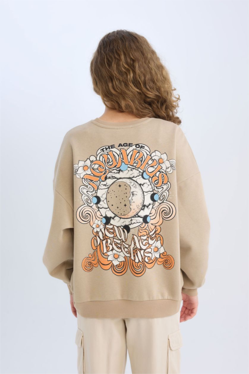 نساء بيج فاتح سويت شيرت ثقيل قصة فضفاضة بياخة مستديرة