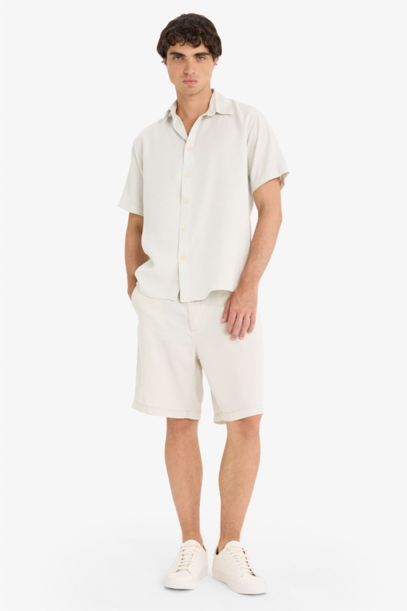 رجال رمادي فاتح شورت برمودا قصة مريحة بثلاثة جيوب