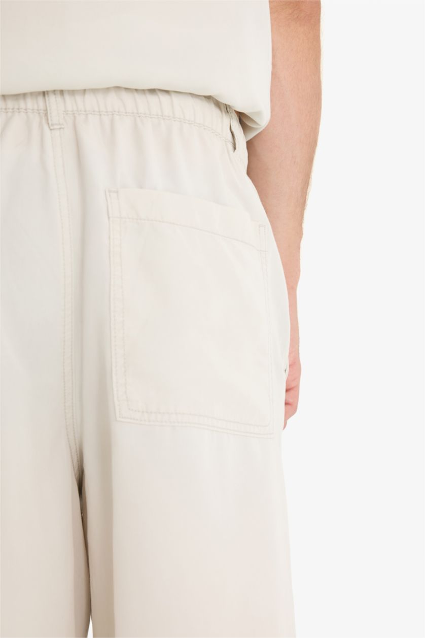 رجال رمادي فاتح شورت برمودا قصة مريحة بثلاثة جيوب