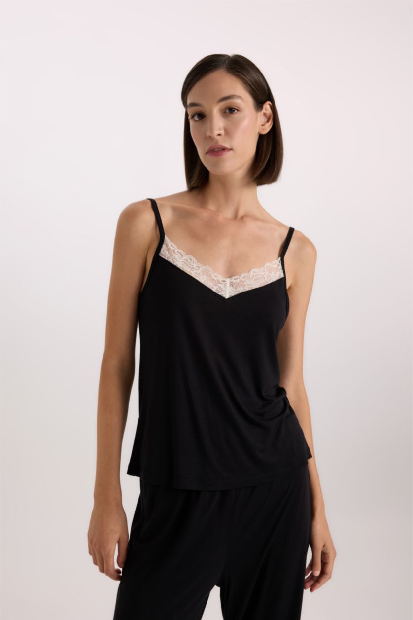 Kadın Siyah Pijama Takım Viskon Askılı Üst Beli Lastikli Uzun Alt-Fall in Love 