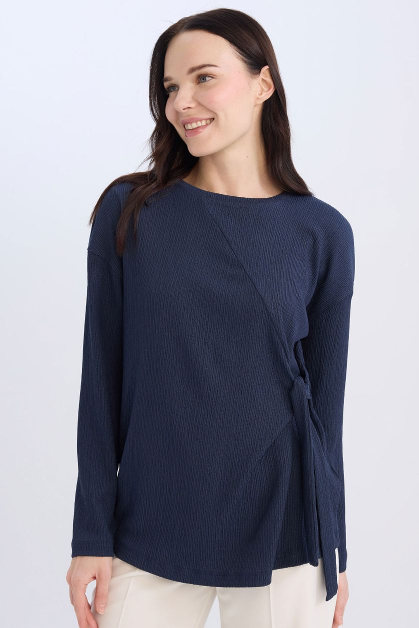 FEMME Marin T-Shirt à Manches Longues en tricot Coupe Régulière à Col Rond