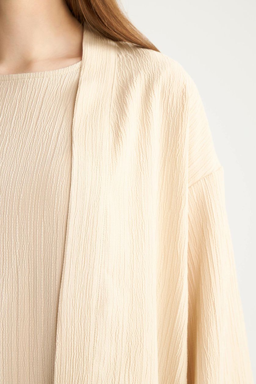 Kadın Bej Relax Fit Şal Yaka Krinkıl Kumaş Uzun Kimono