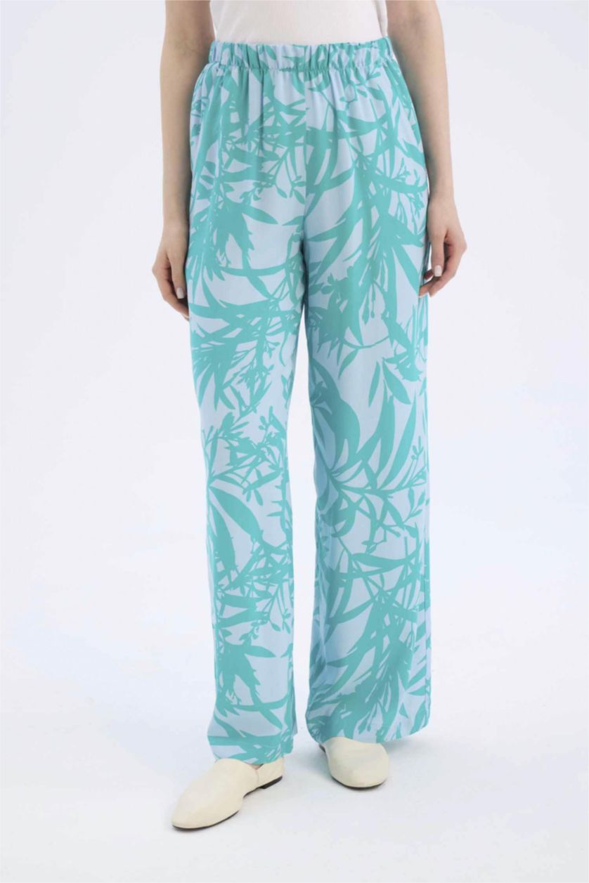 Woman Green Wide Leg Printed Viscose Trousers