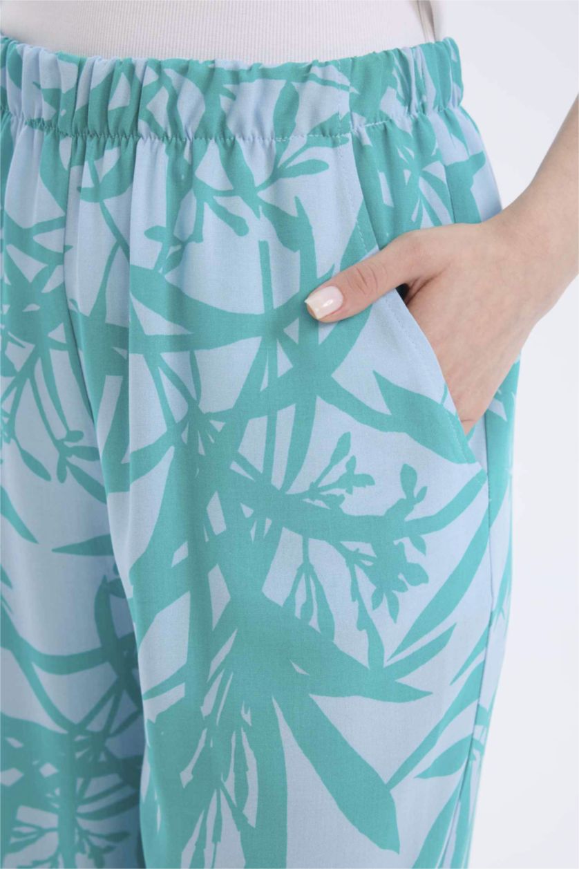 Woman Green Wide Leg Printed Viscose Trousers