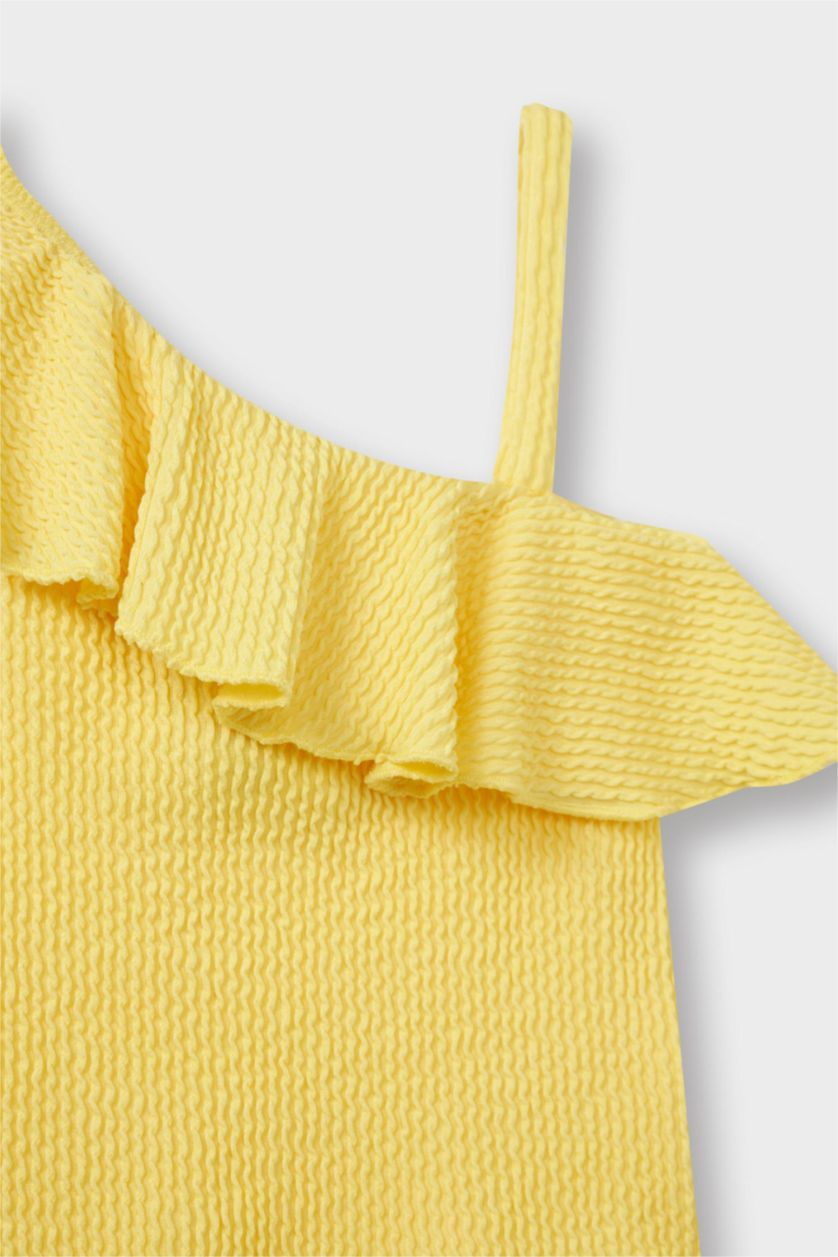 طفلة صغيرة أصفر مايوه بناتي وافل