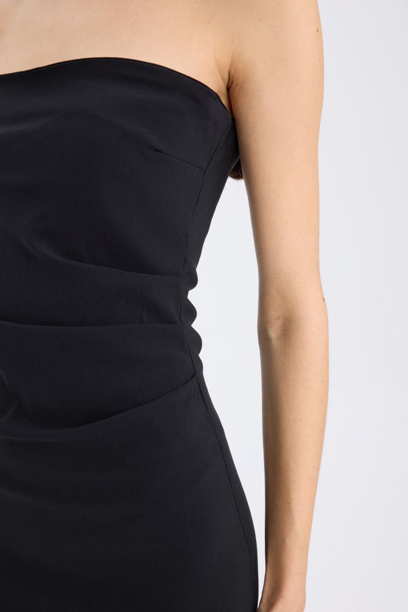 نساء أسود فستان طويل ضيق بدون حمالات