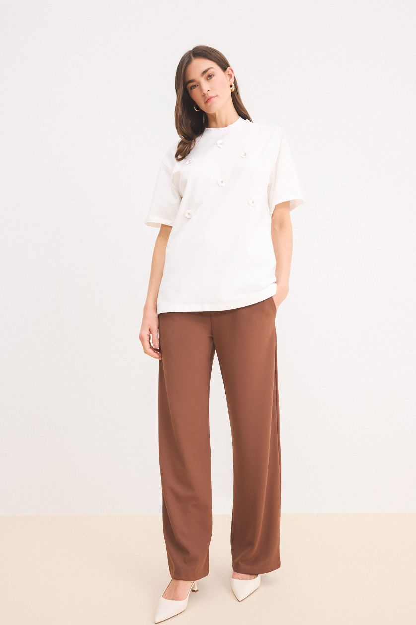 Kadın Ekru Relax Fit Bisiklet Yaka Basic Düz Kısa Kollu Nakışlı Tesettür Tişört Tunik