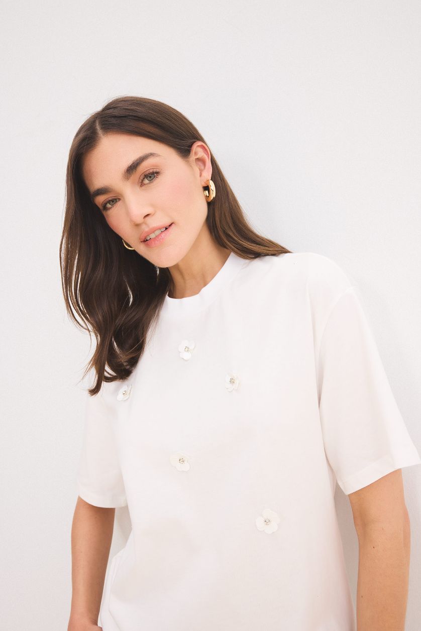 Kadın Ekru Relax Fit Bisiklet Yaka Basic Düz Kısa Kollu Nakışlı Tesettür Tişört Tunik