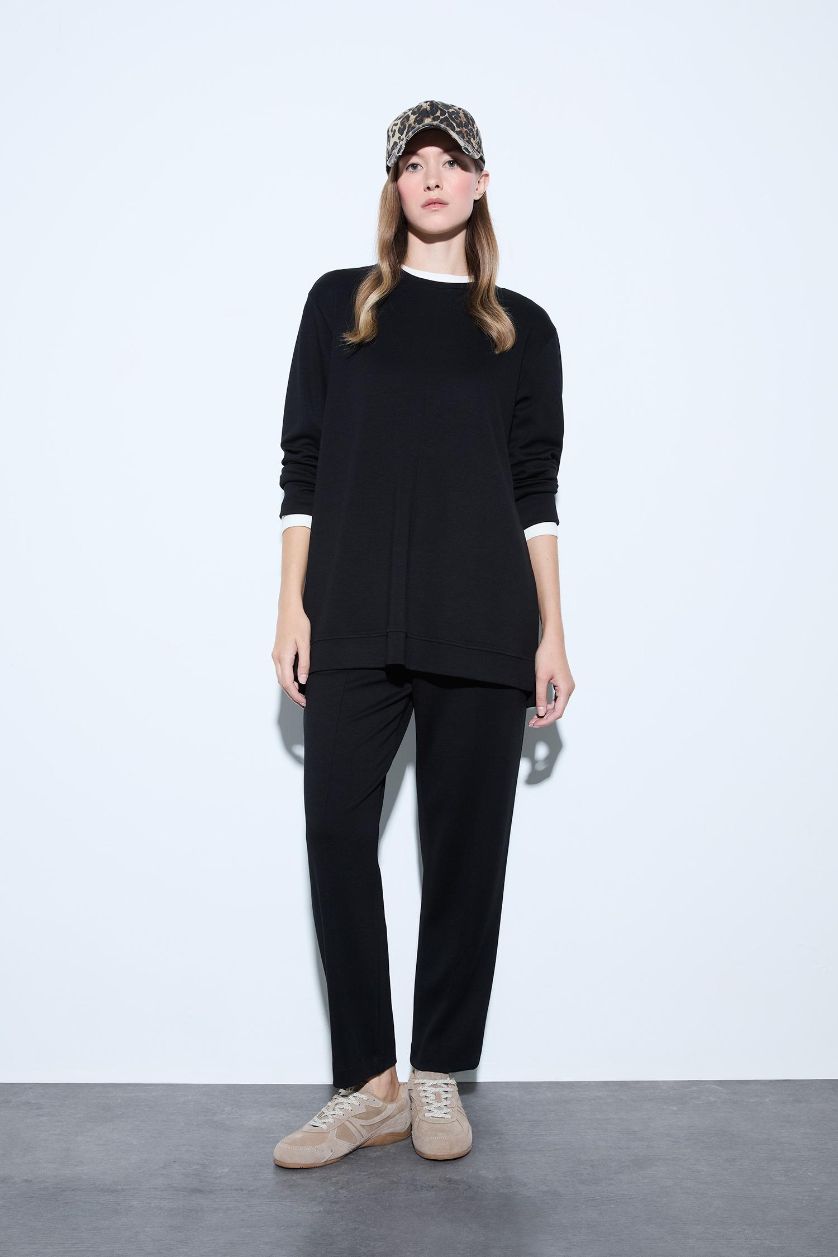 Woman Black Regular Fit Trousers
