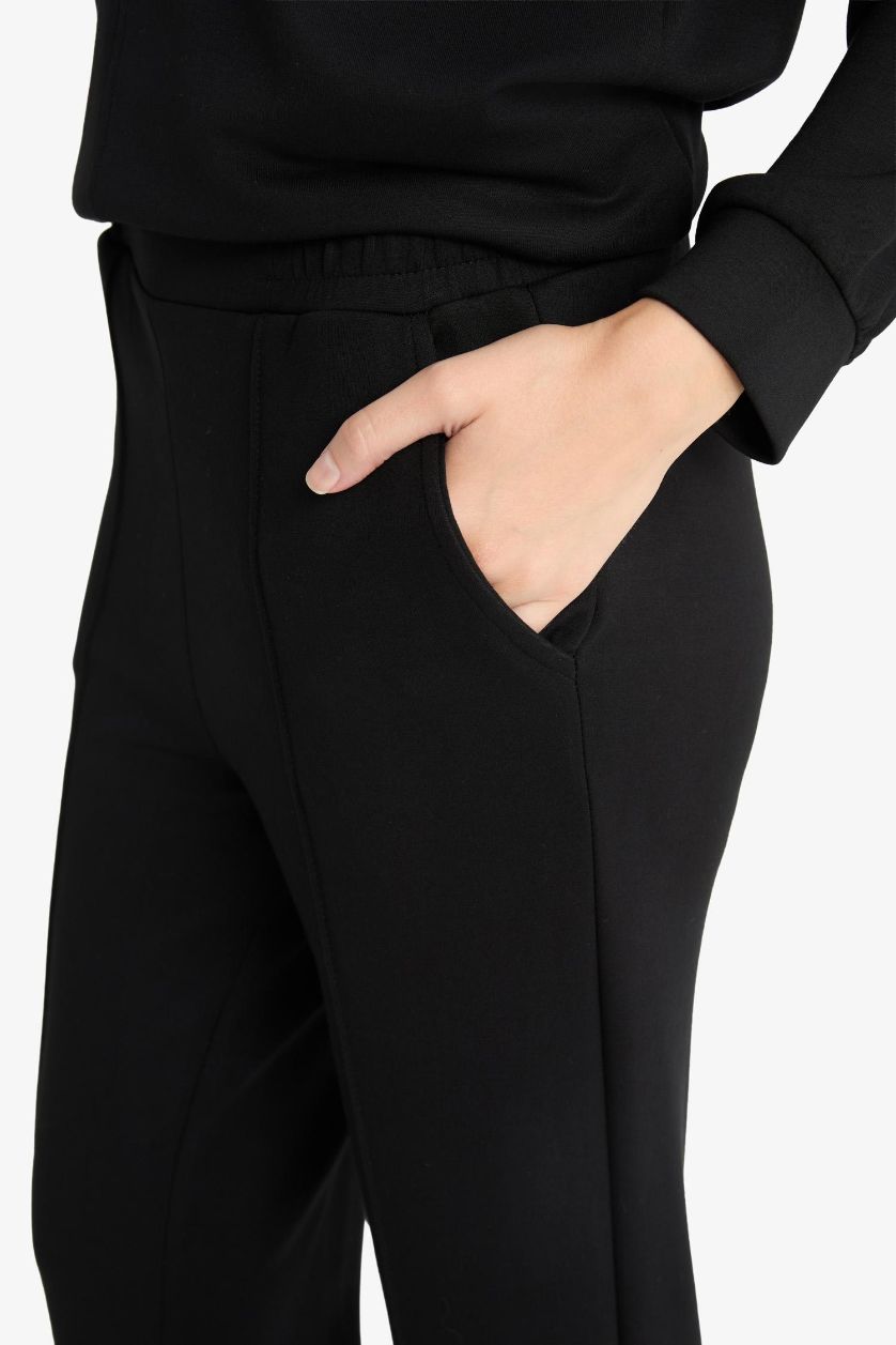 Woman Black Regular Fit Trousers
