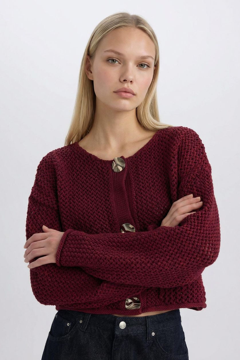 Kadın Koyu Bordo Relax Fit Bisiklet Yaka Düğmeli Örgü Desenli Triko Hırka