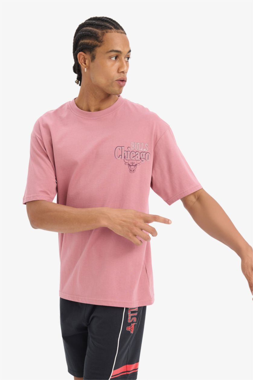 Erkek Bordo NBA Chicago Bulls Boxy Fit Bisiklet Yaka Sırt Baskılı Kısa Kollu Tişört