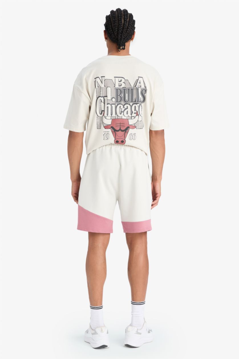 Erkek Açık Bej NBA Chicago Bulls Standart Fit Kısa Paça Şort